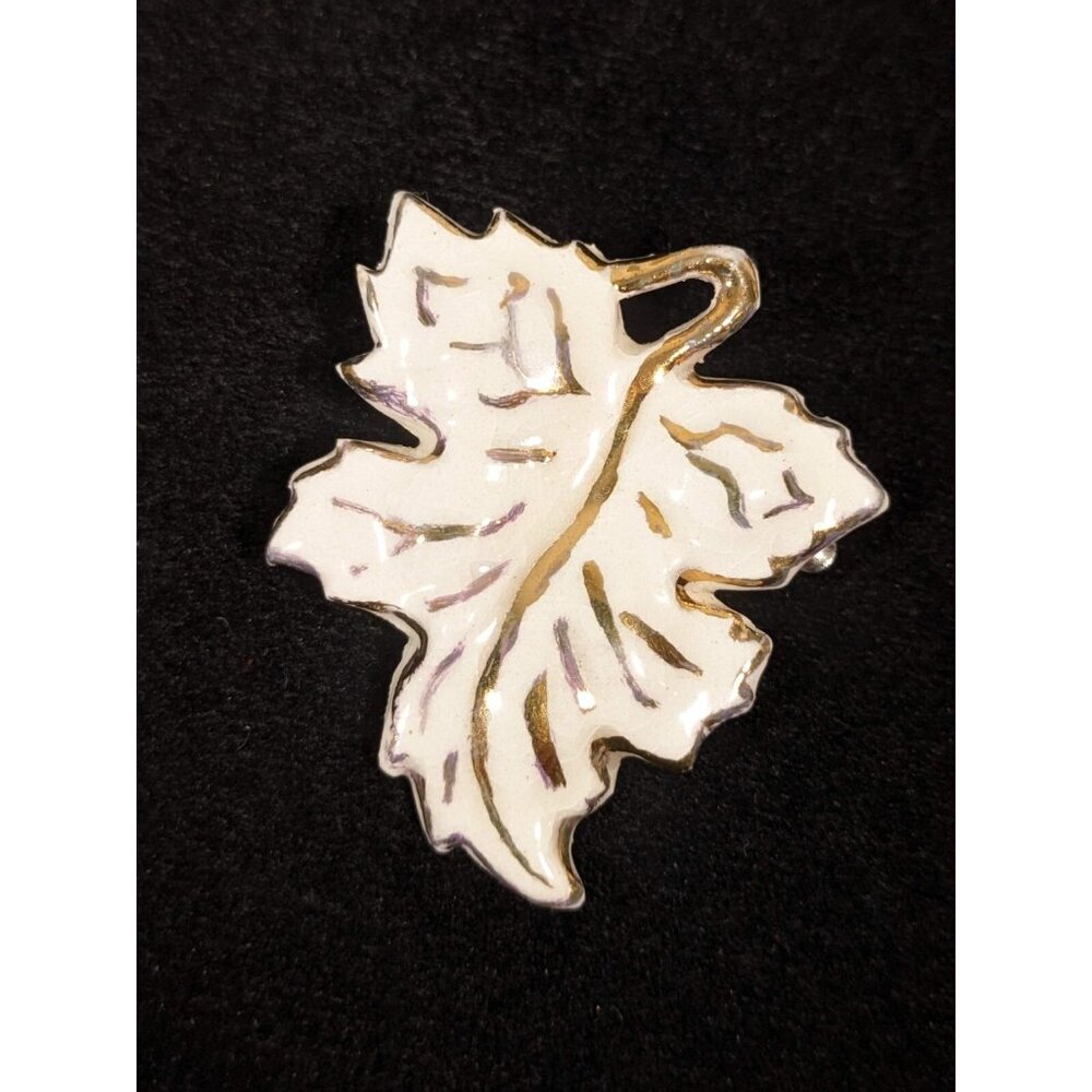 Vintage Signed Ceramic Leaf Ivory Color Gold Tone Pin Brooch